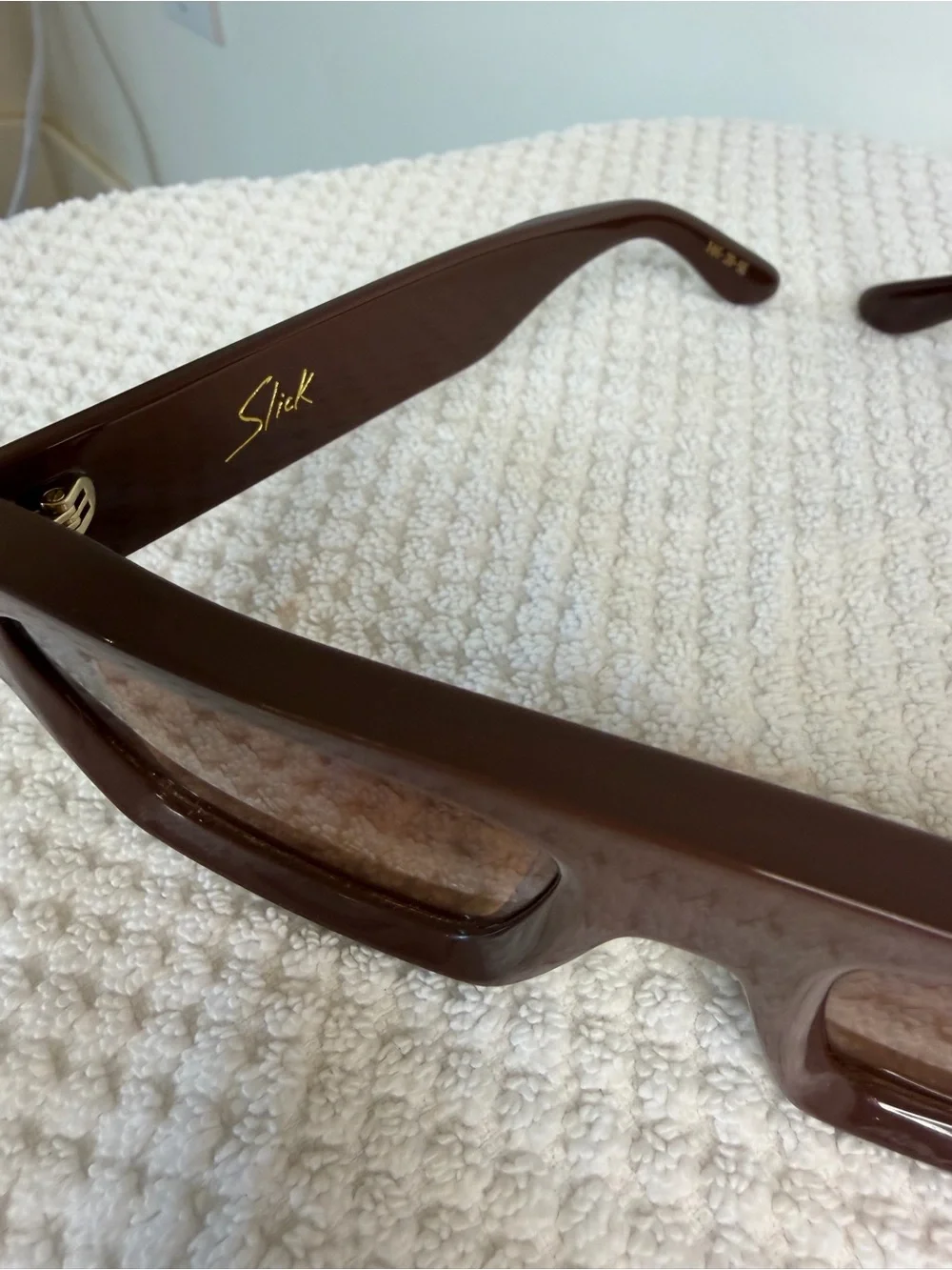 DEZI Slick Brown Rectangular Sunglasses woman’s brown frame gradient lenses